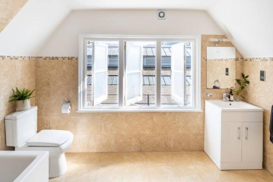 Three-storey, Renovated 1890s Heritage In Spitalfields Market Lejlighed