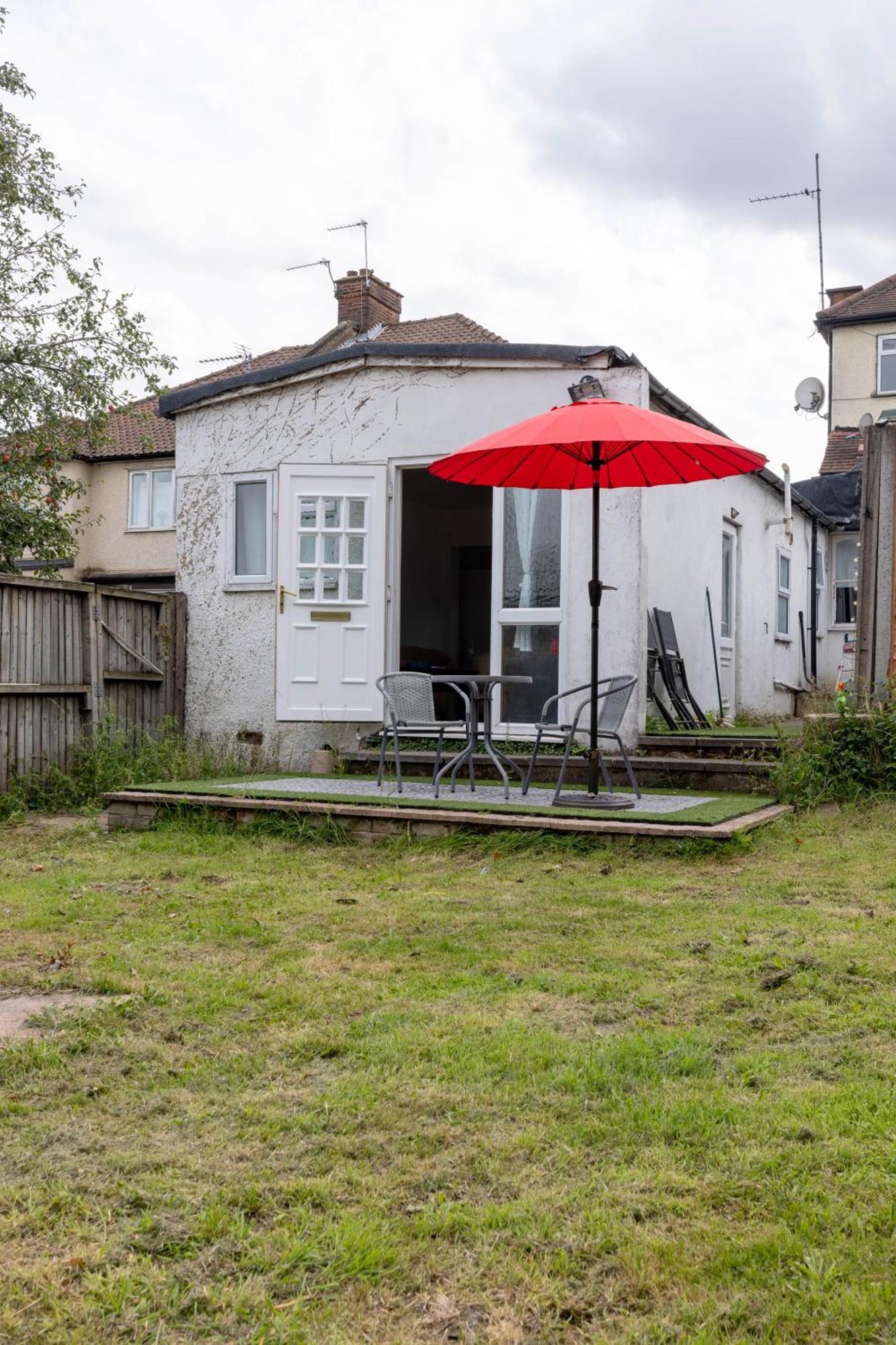 Cosy 2 Bedroom Near Wembley, Garden, Late Check In Appartement
