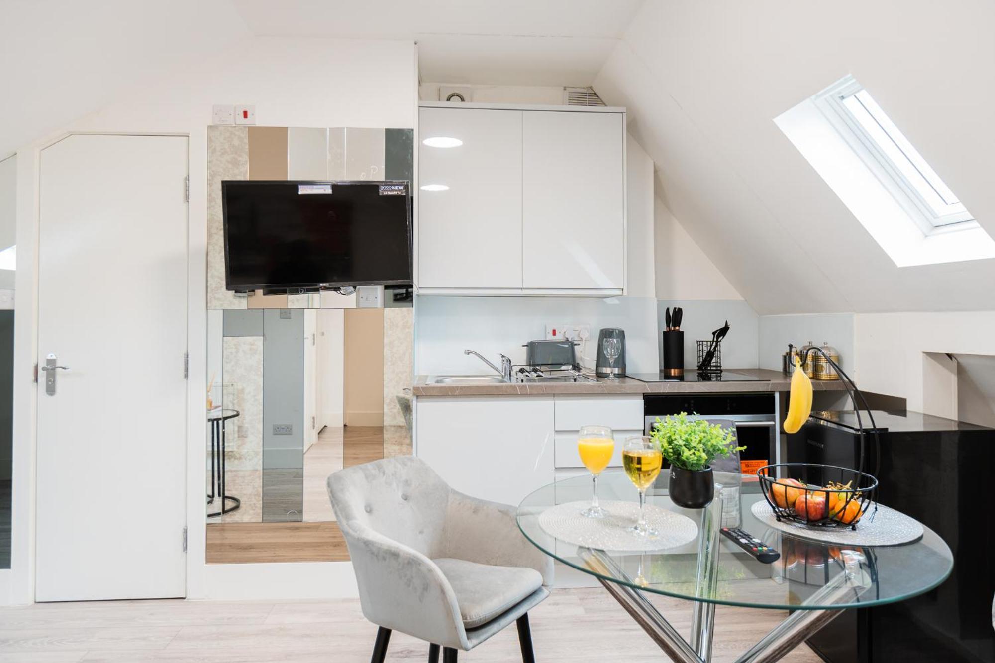 Spacious And Modern In G London
