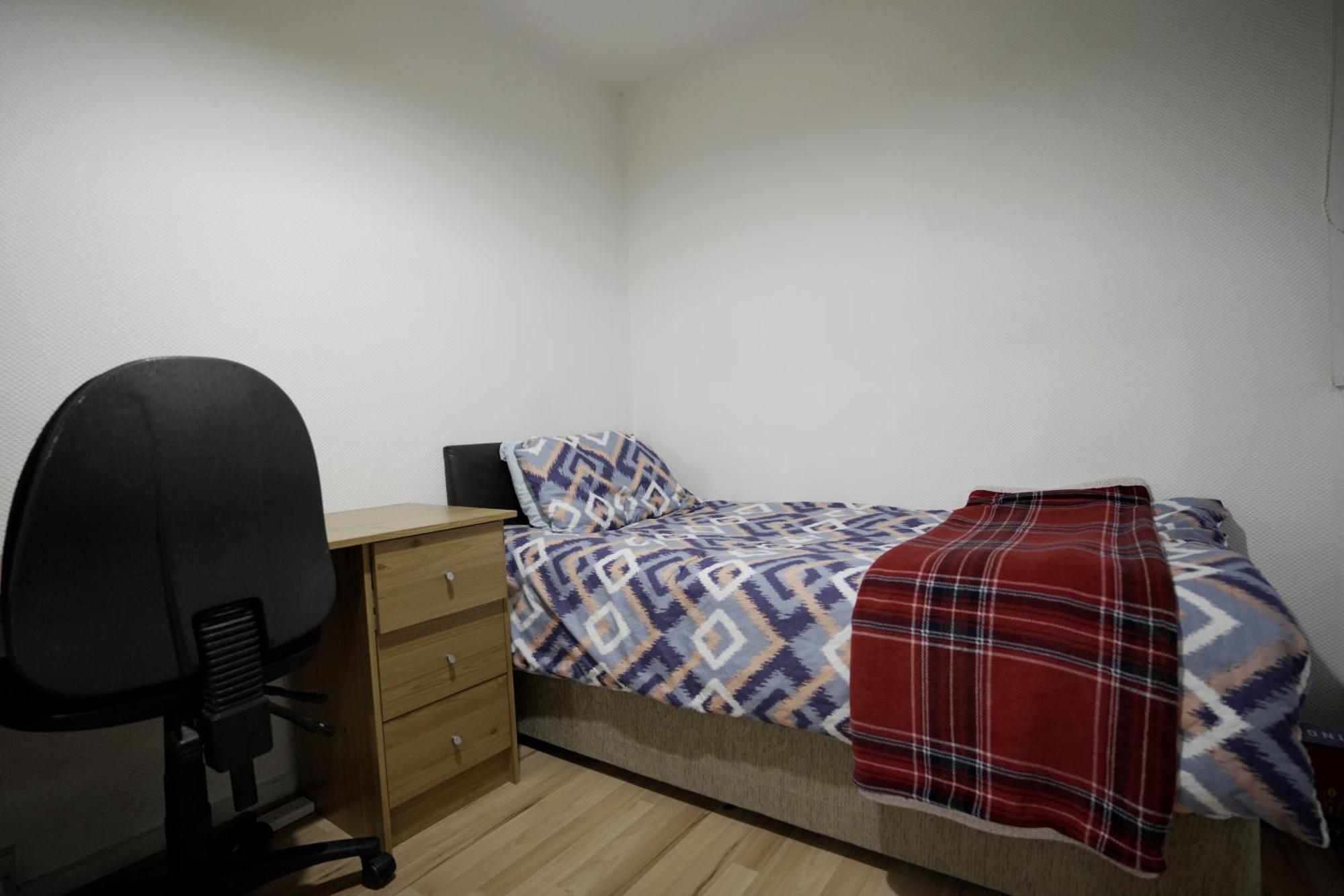 Elephant & Castle - Zone 2 - Private - Shared Bathroom Londen