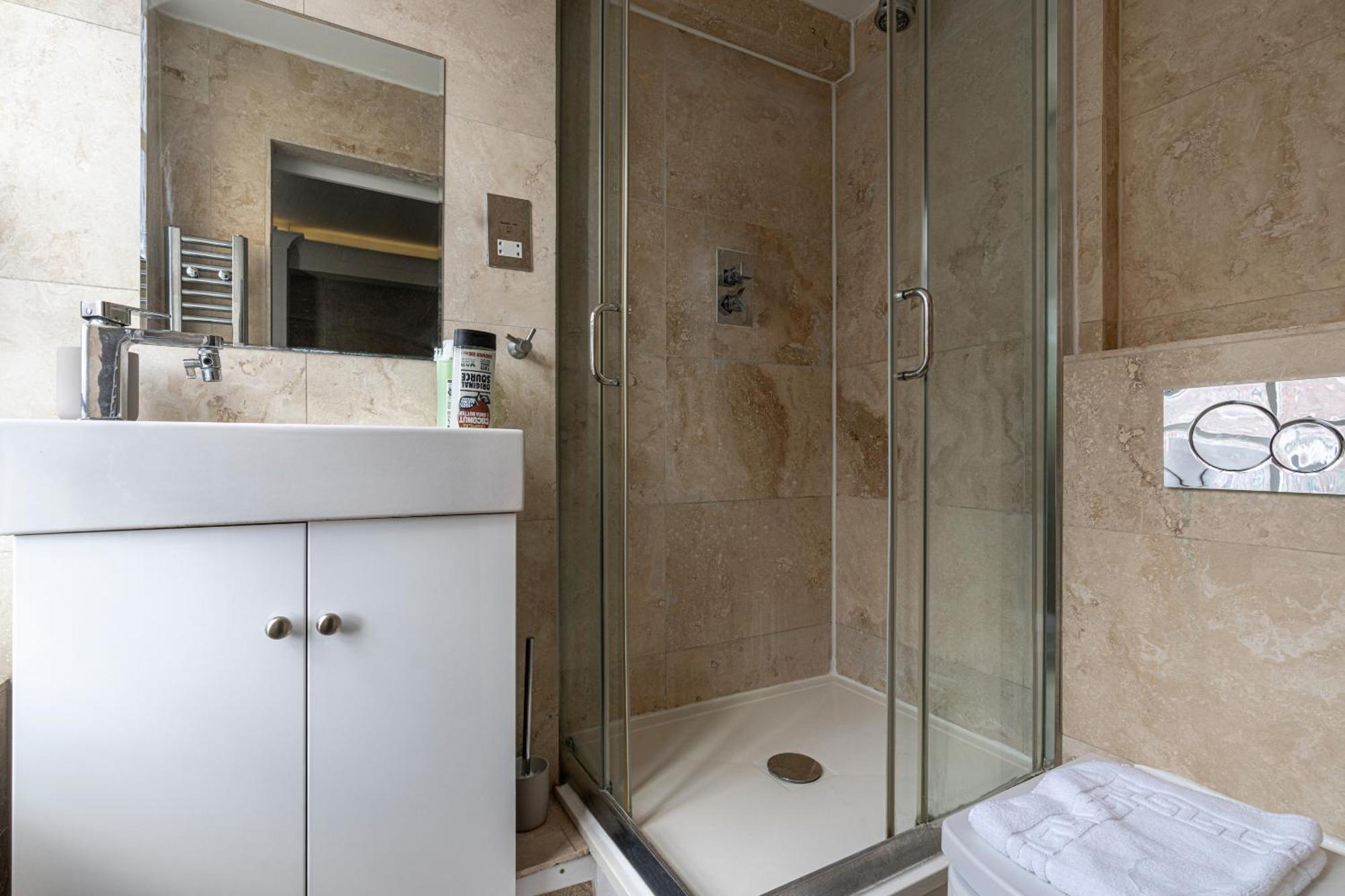 Elegant 3 Bedrooms Near Hyde Park&oxford St * Londen