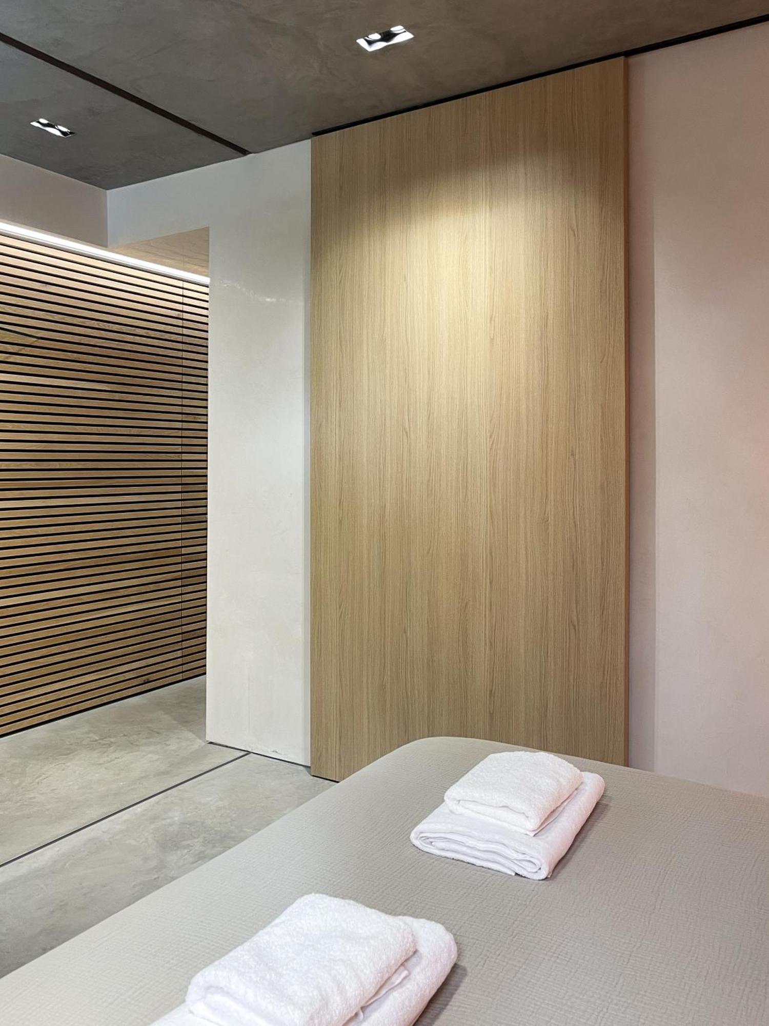 Luxury Urban Oasis With Garden And Private Apartment London