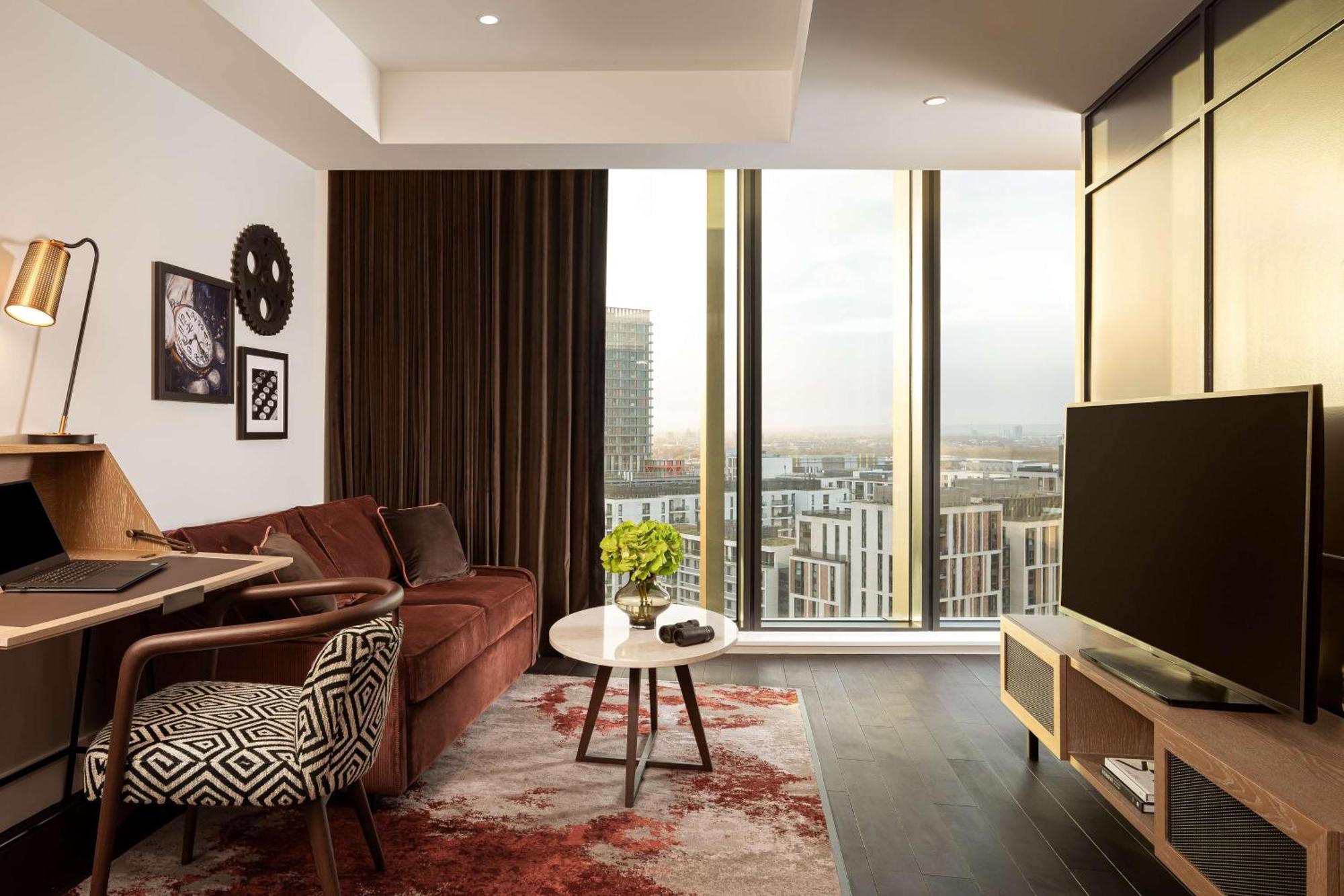 The Gantry London, Curio Collection By Hilton Londra