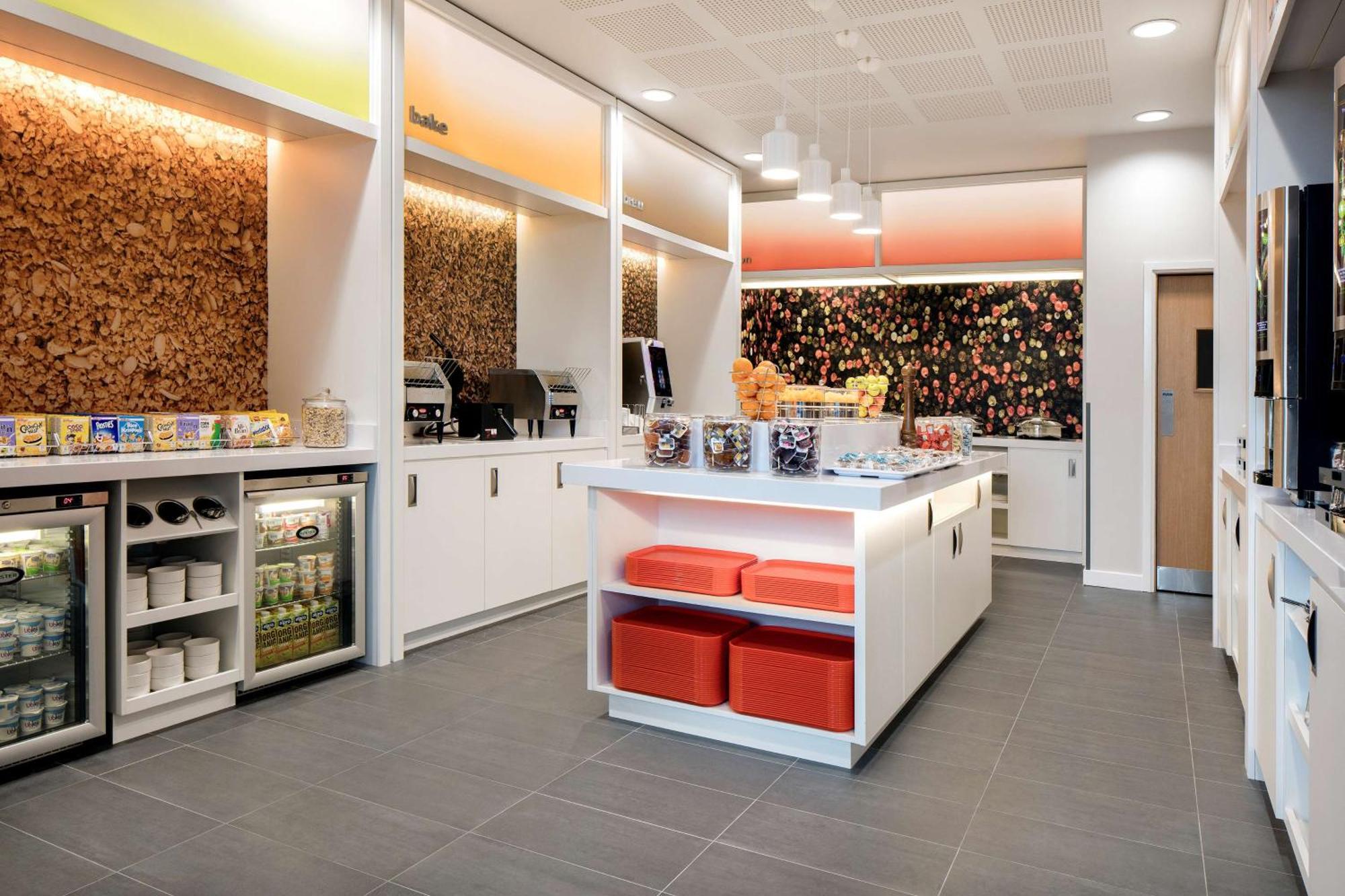 Hampton By Hilton Docklands Hotel London
