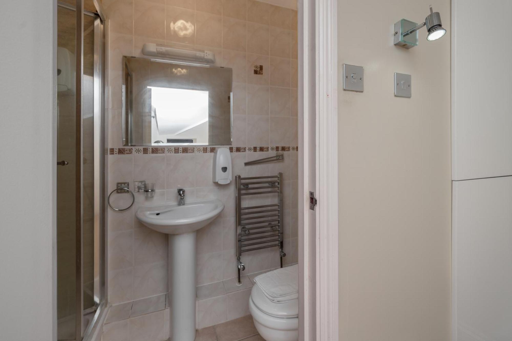 Flexistay Tooting Aparthotel London