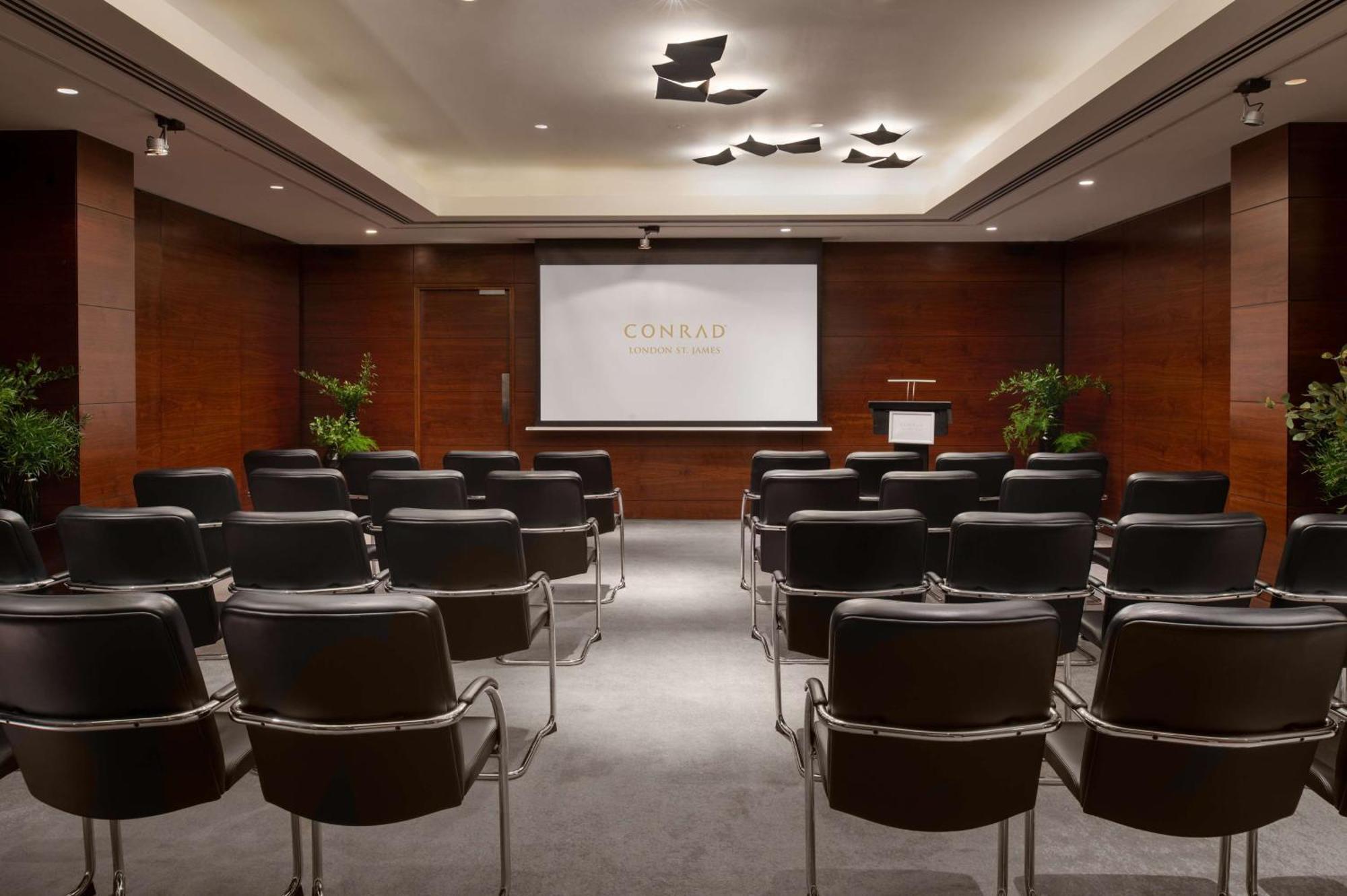 Hotel Conrad St 5*