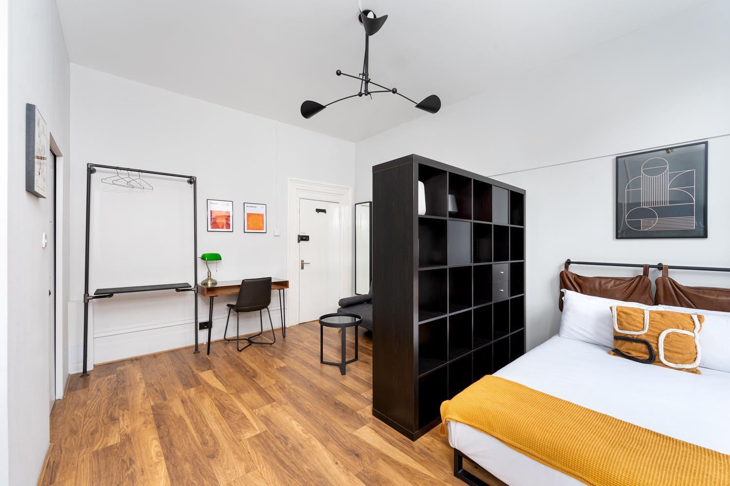 D8 House Apartment
