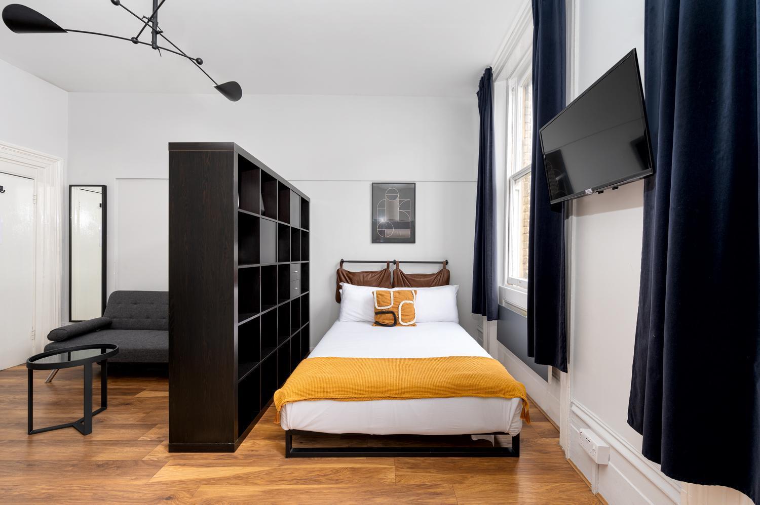 Apartment D8 House *