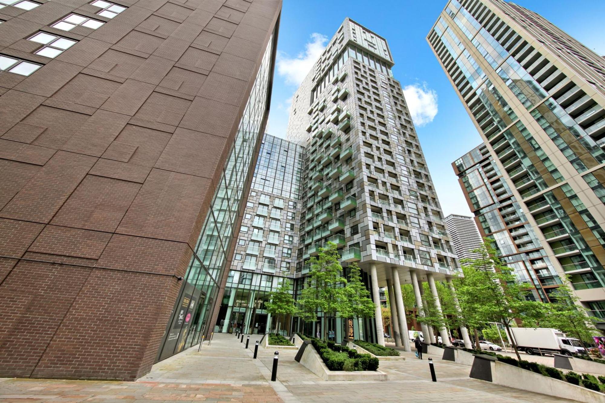 Luxury 1 Bed Flat, Minutes From Canary Wharf And South Quay Station Apartment London
