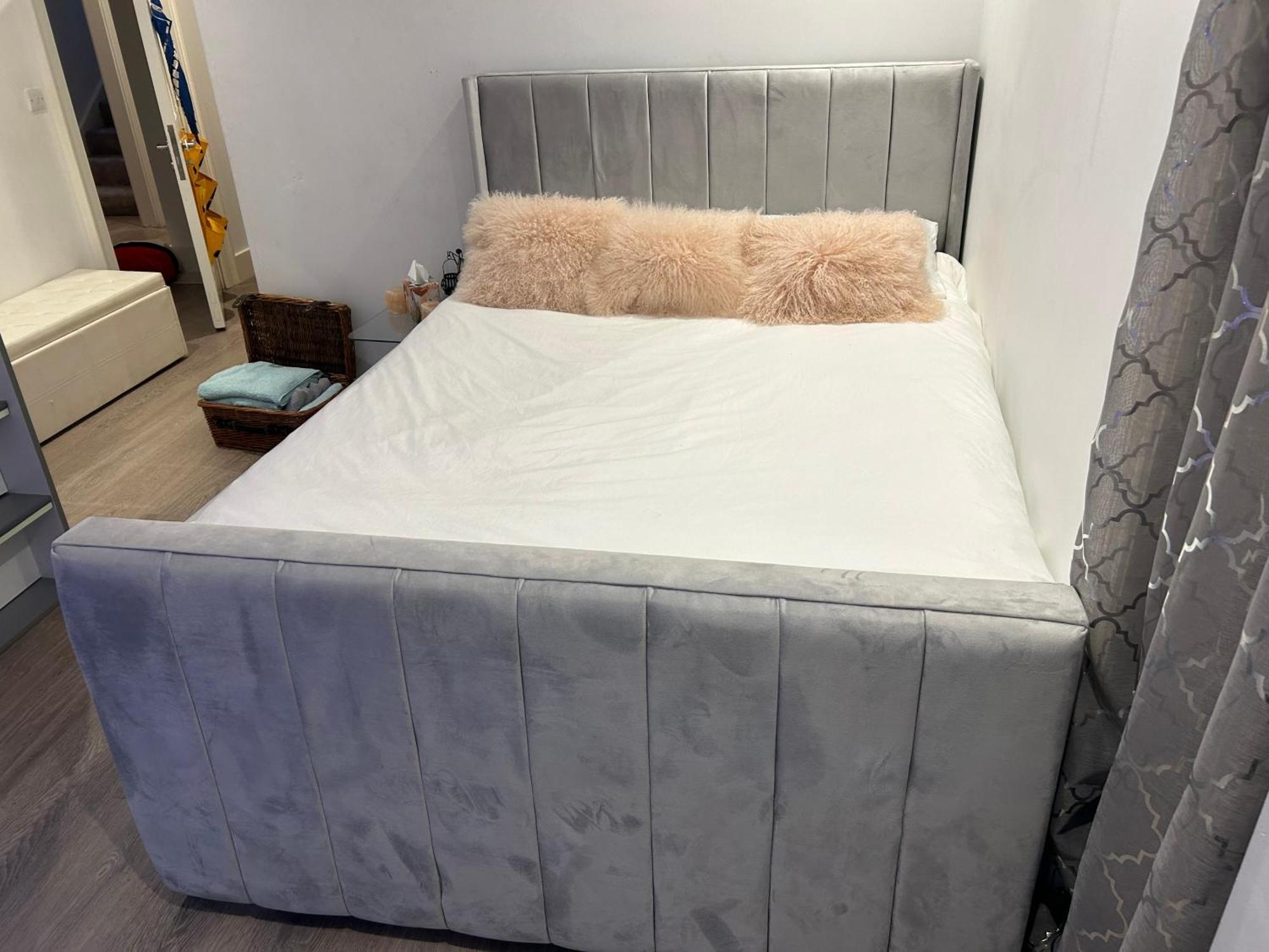 Privat bolig Beautiful Double In A Location Next To Various Tube Stations With Breakfast And Yoga Options Available On Site London