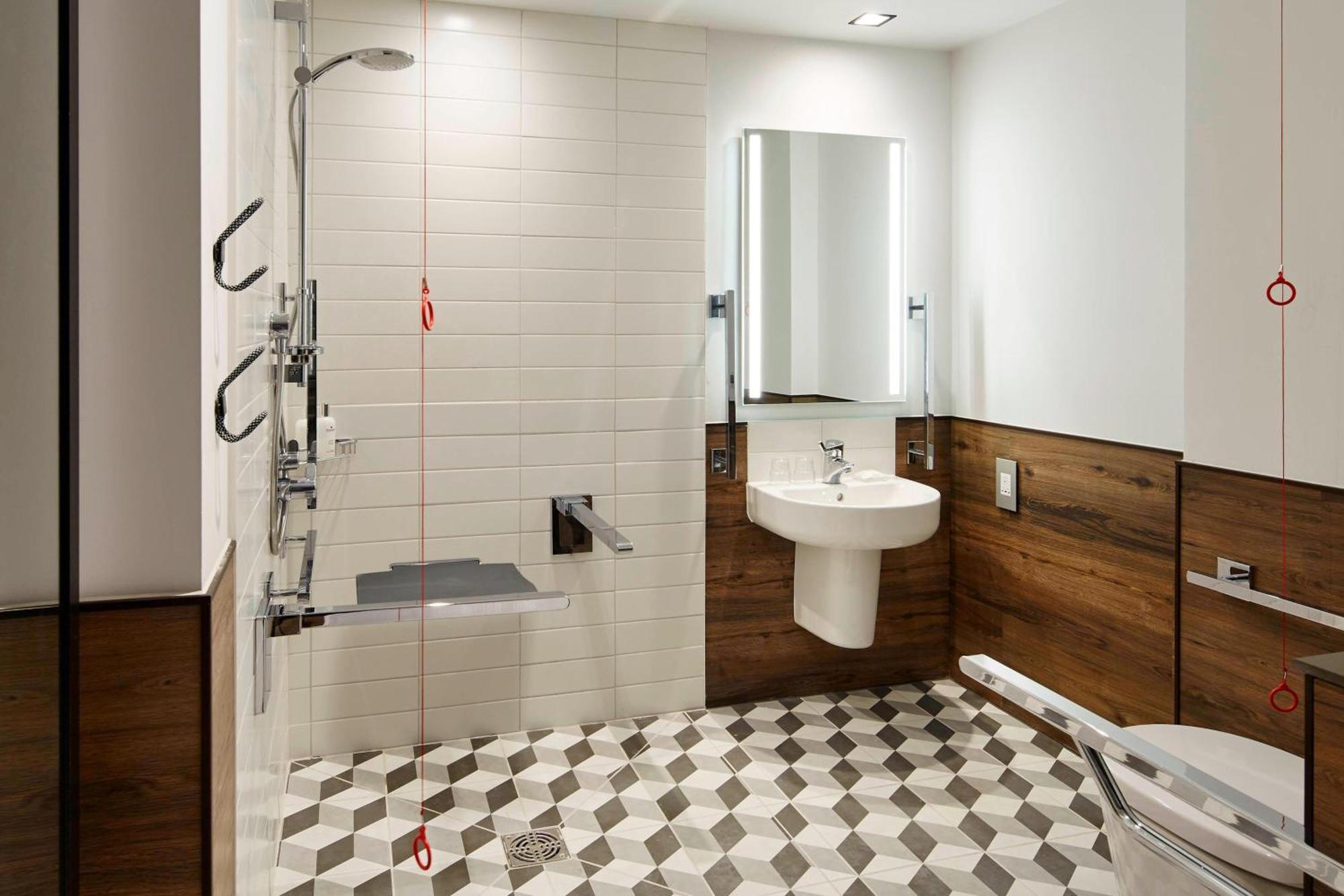 Hotel By Marriott Kensington 4*