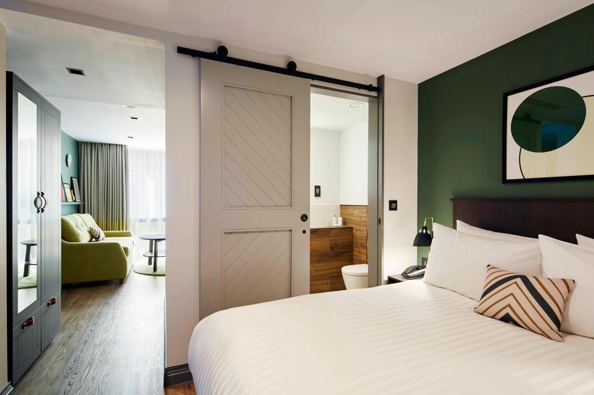 By Marriott Kensington