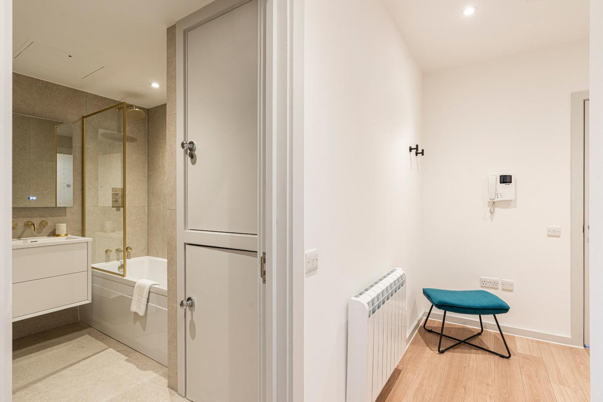 Stylish 1 Bed Flats In Soho, Next To Piccadilly Circus And Trafalgar Square Londen