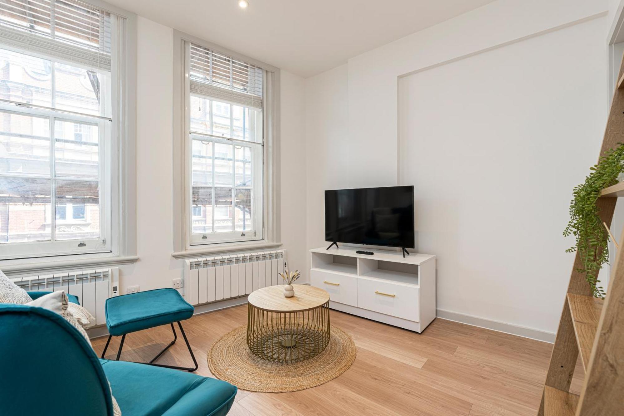 Stylish 1 Bed Flats In Soho, Next To Piccadilly Circus And Trafalgar Square Londen