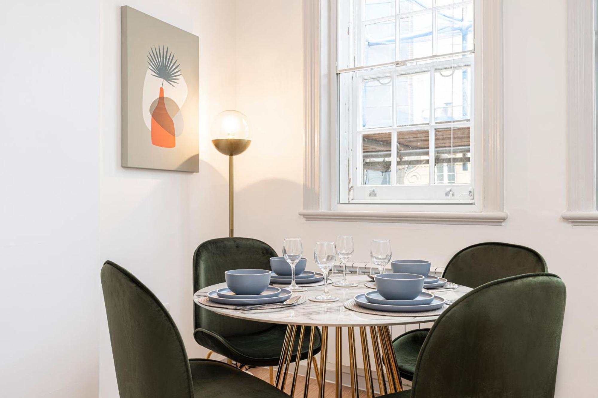 Appartement Stylish 1 Bed Flats In Soho, Next To Piccadilly Circus And Trafalgar Square Londen