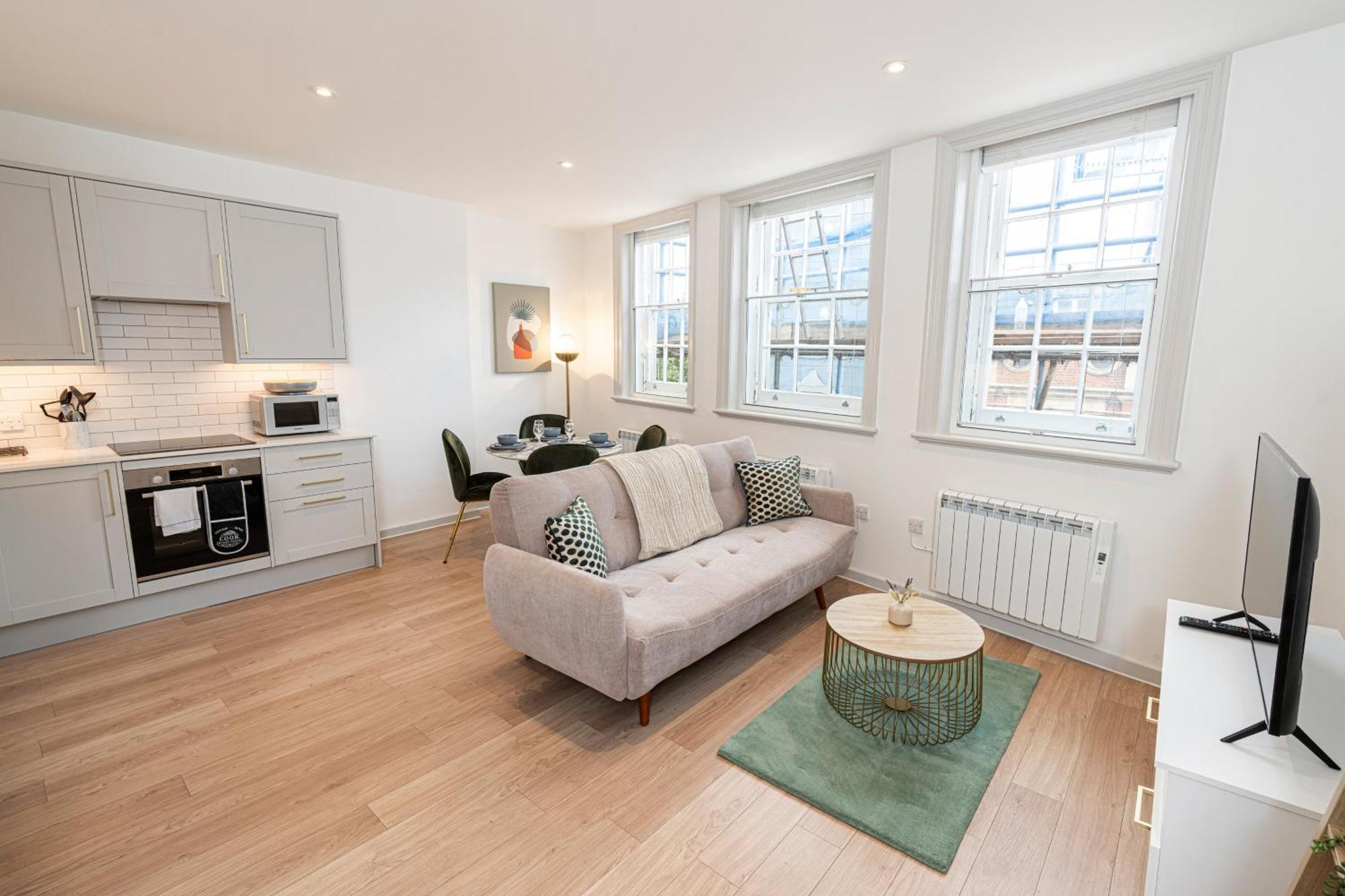 Stylish 1 Bed Flats In Soho, Next To Piccadilly Circus And Trafalgar Square Apartment