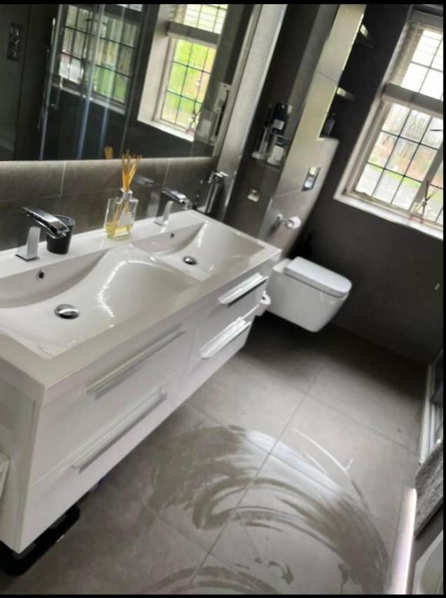 Privat overnatting Wandworth, South Deluxe King 2 *