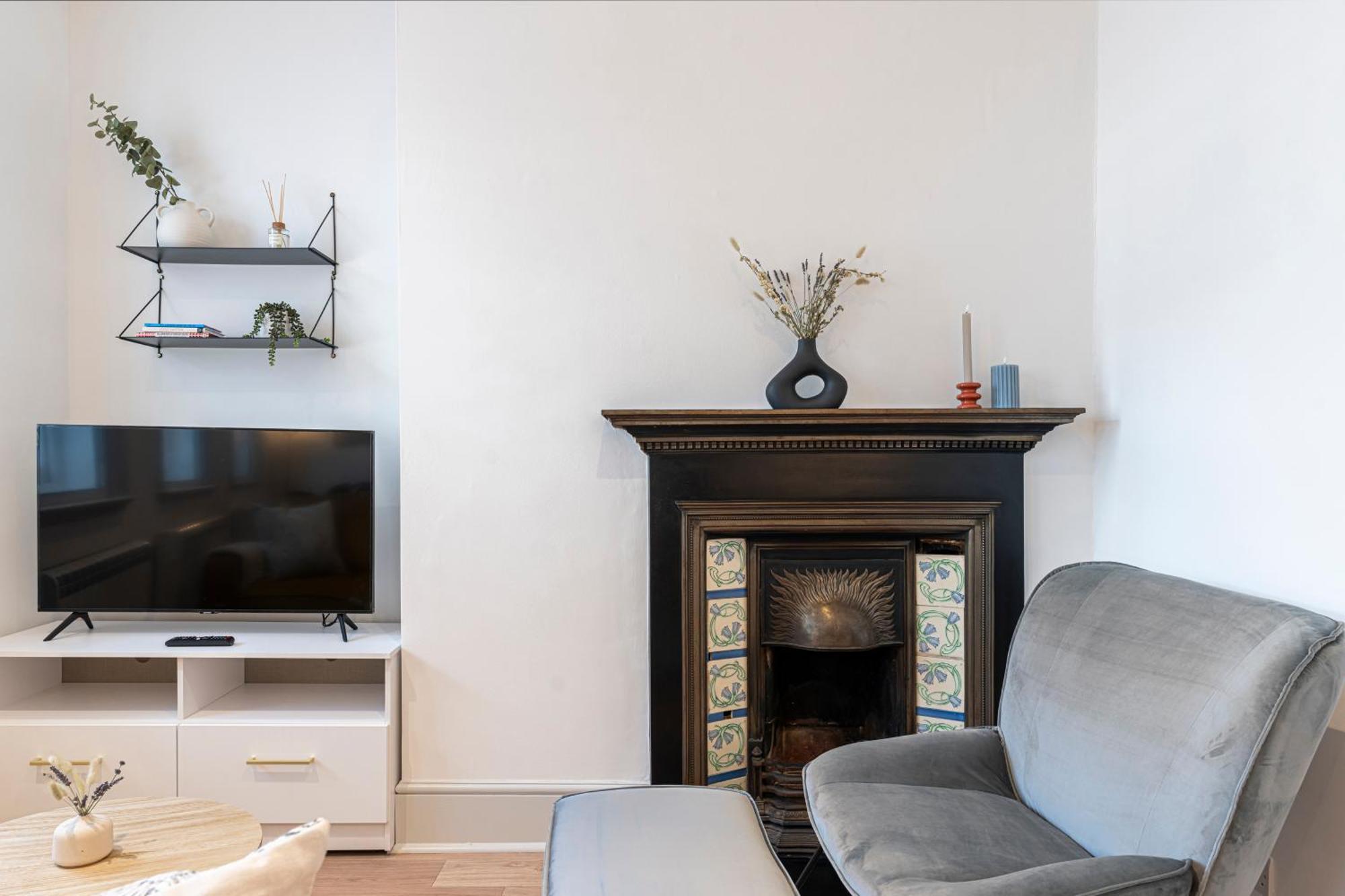 Stylish 1 Bed Flats In Soho, Next To Piccadilly Circus And Trafalgar Square Apartment *