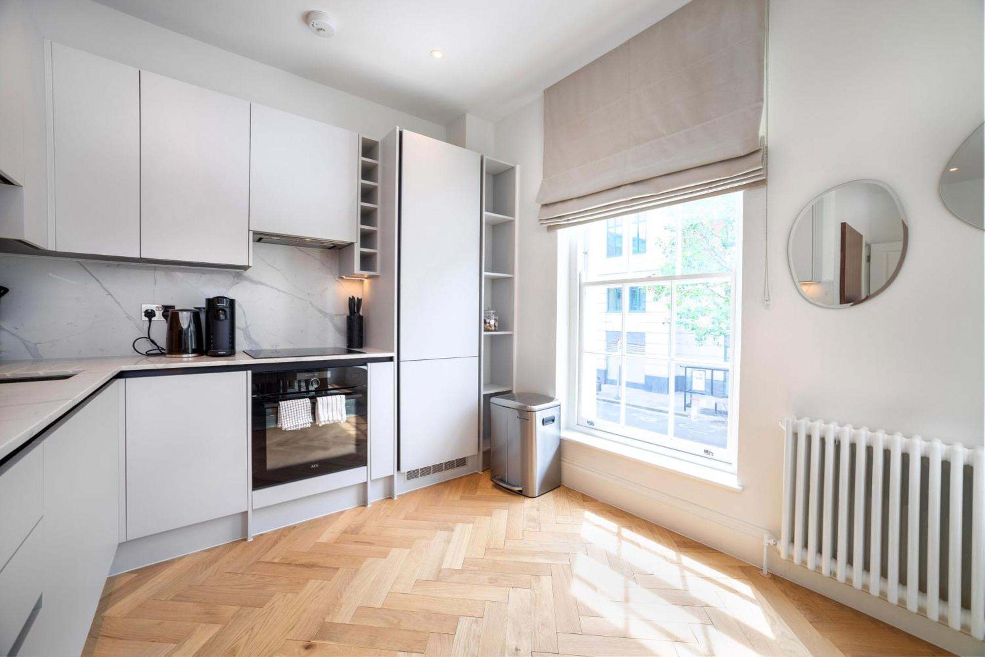 3 Bedroom Flat With Terrace In Lägenhet