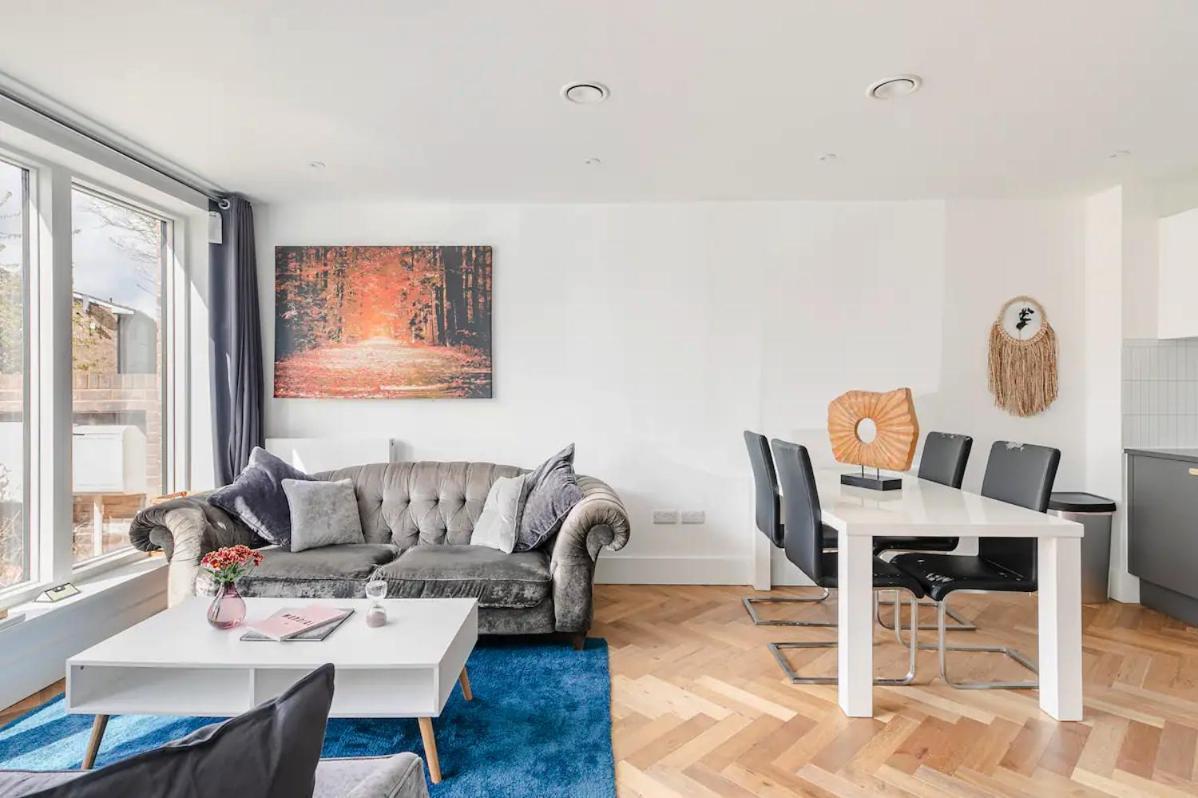 A Modern Lavish En-suite Bedroom Séjour chez l'habitant Londres