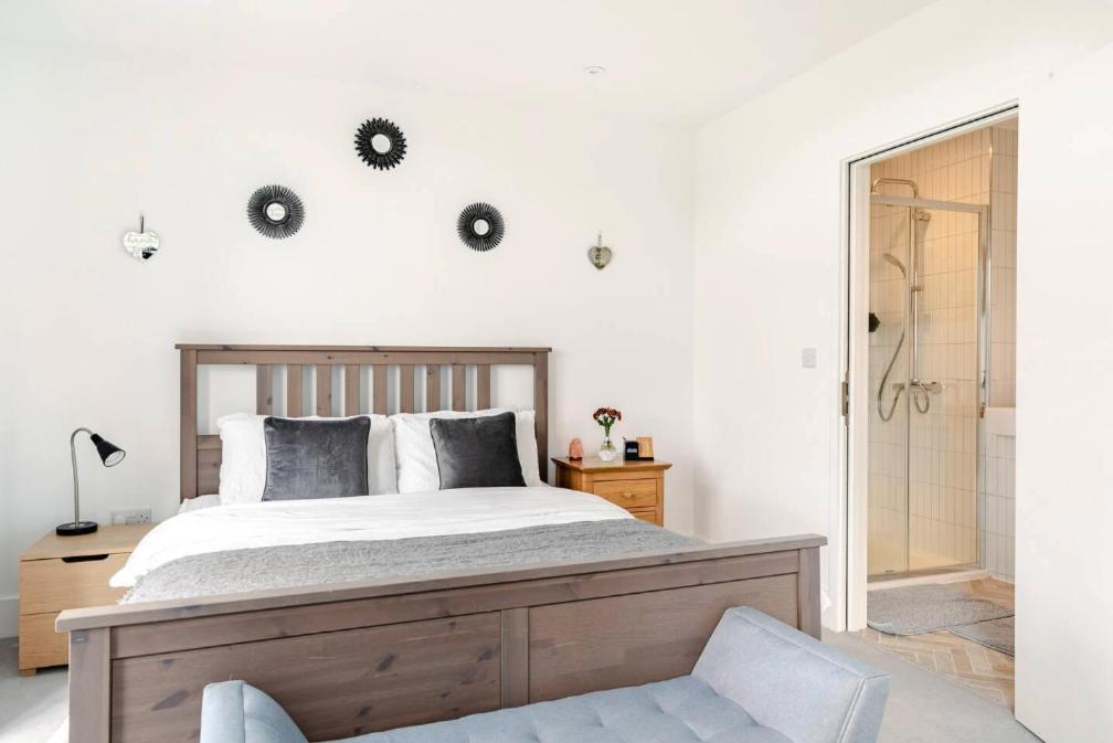 A Modern Lavish En-suite Bedroom Séjour chez l'habitant