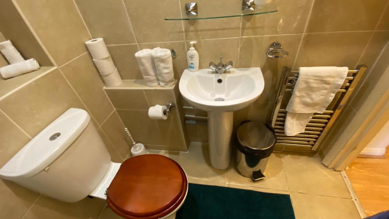 Kings Road Retreat - Affordable Serviced In Chelsea Apartment *