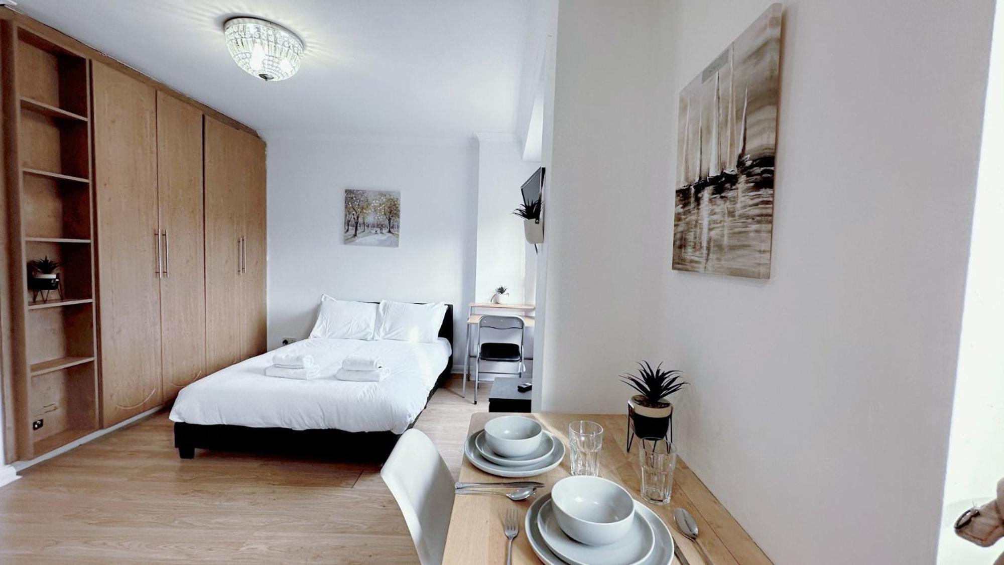 Kings Road Retreat - Affordable Serviced In Chelsea Apartment London
