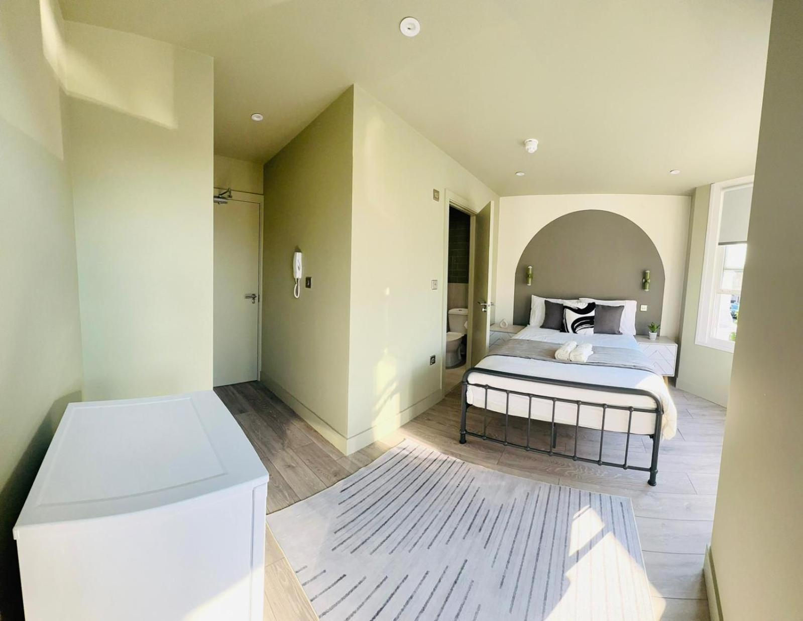 Boutique Ensuite Like * London