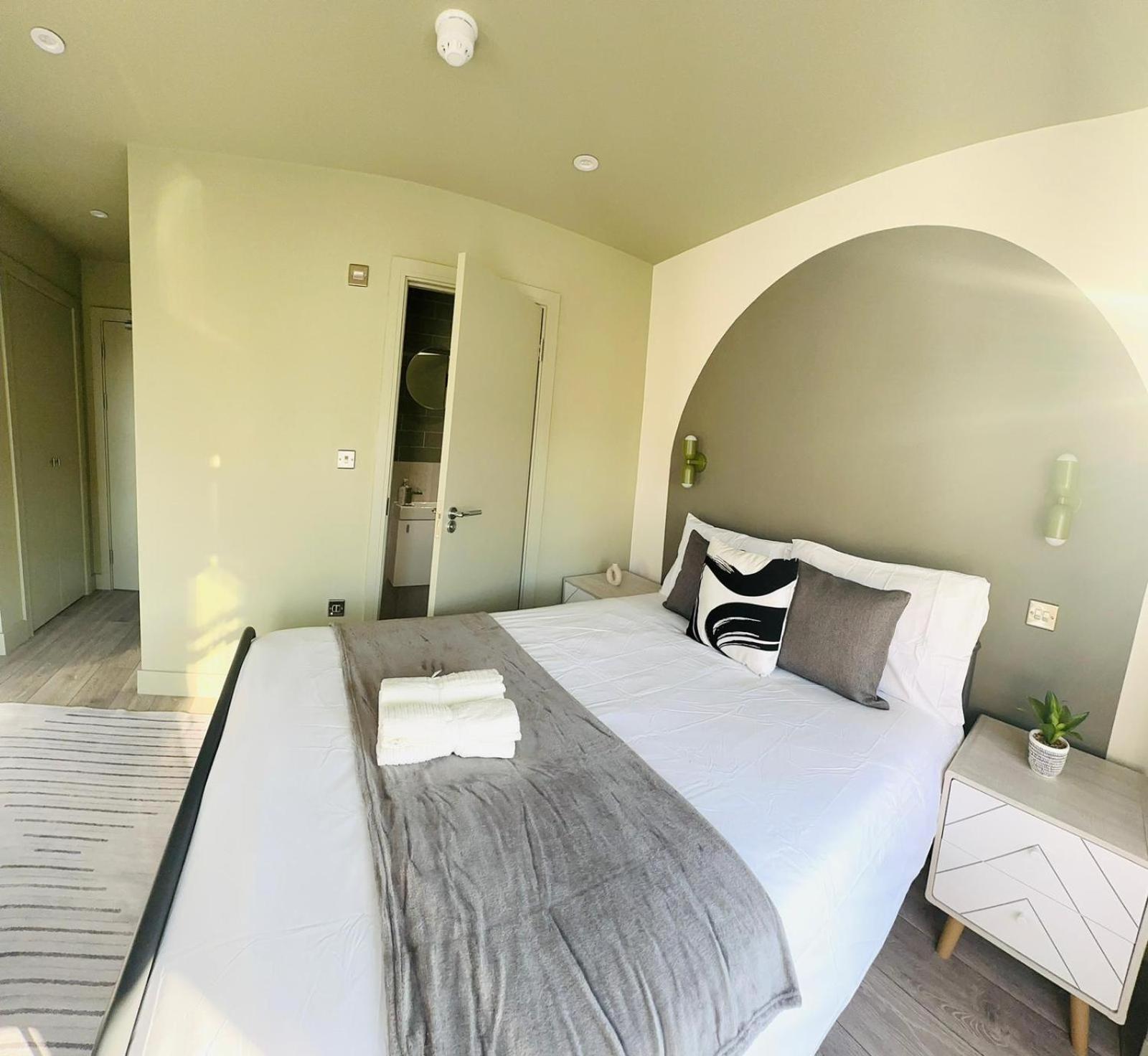 Boutique Ensuite Like London