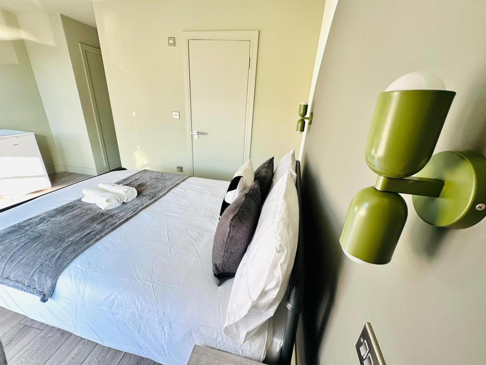 Boutique Ensuite Like * London