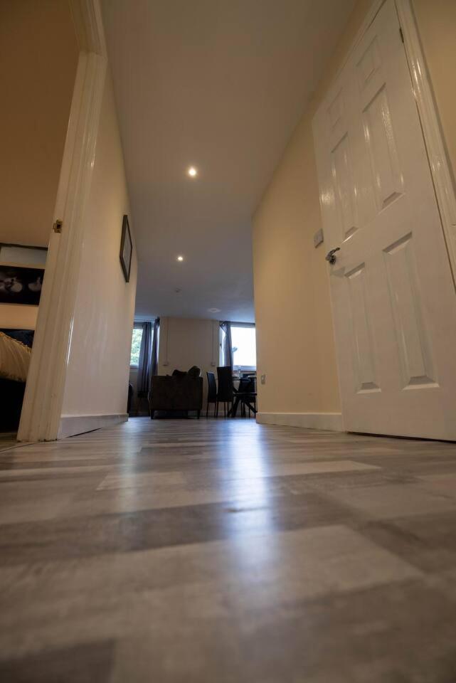 3 Bedroomflat-free Parking-wifi-parking-8people Appartamento Londra