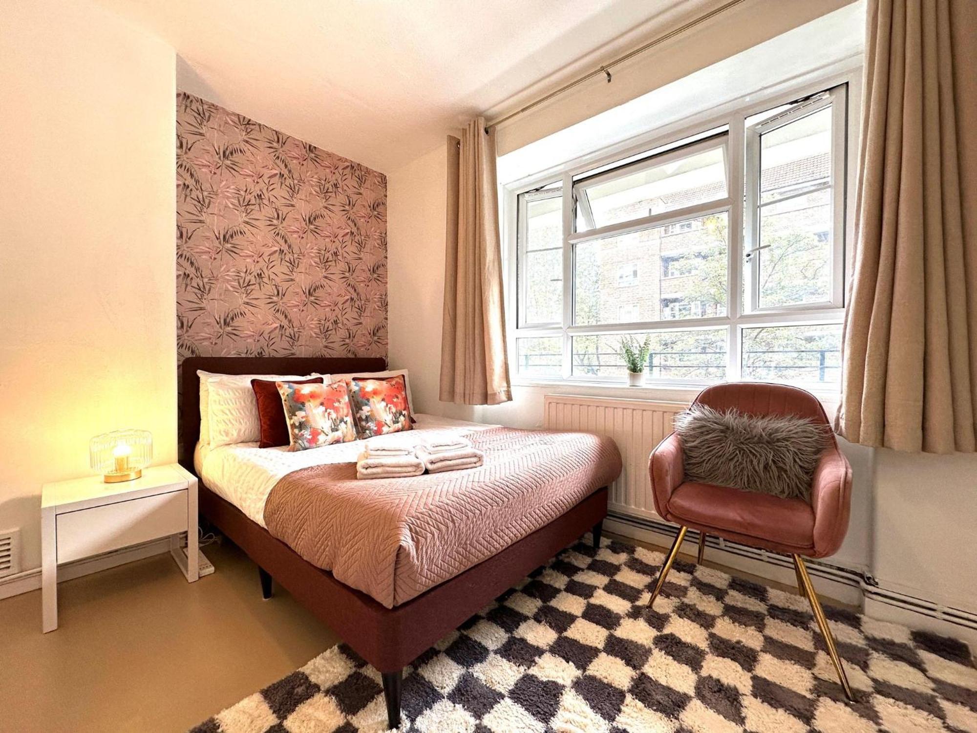 Charming 2-bed Flat With Balcony Close To White Westfield Appartement Londen