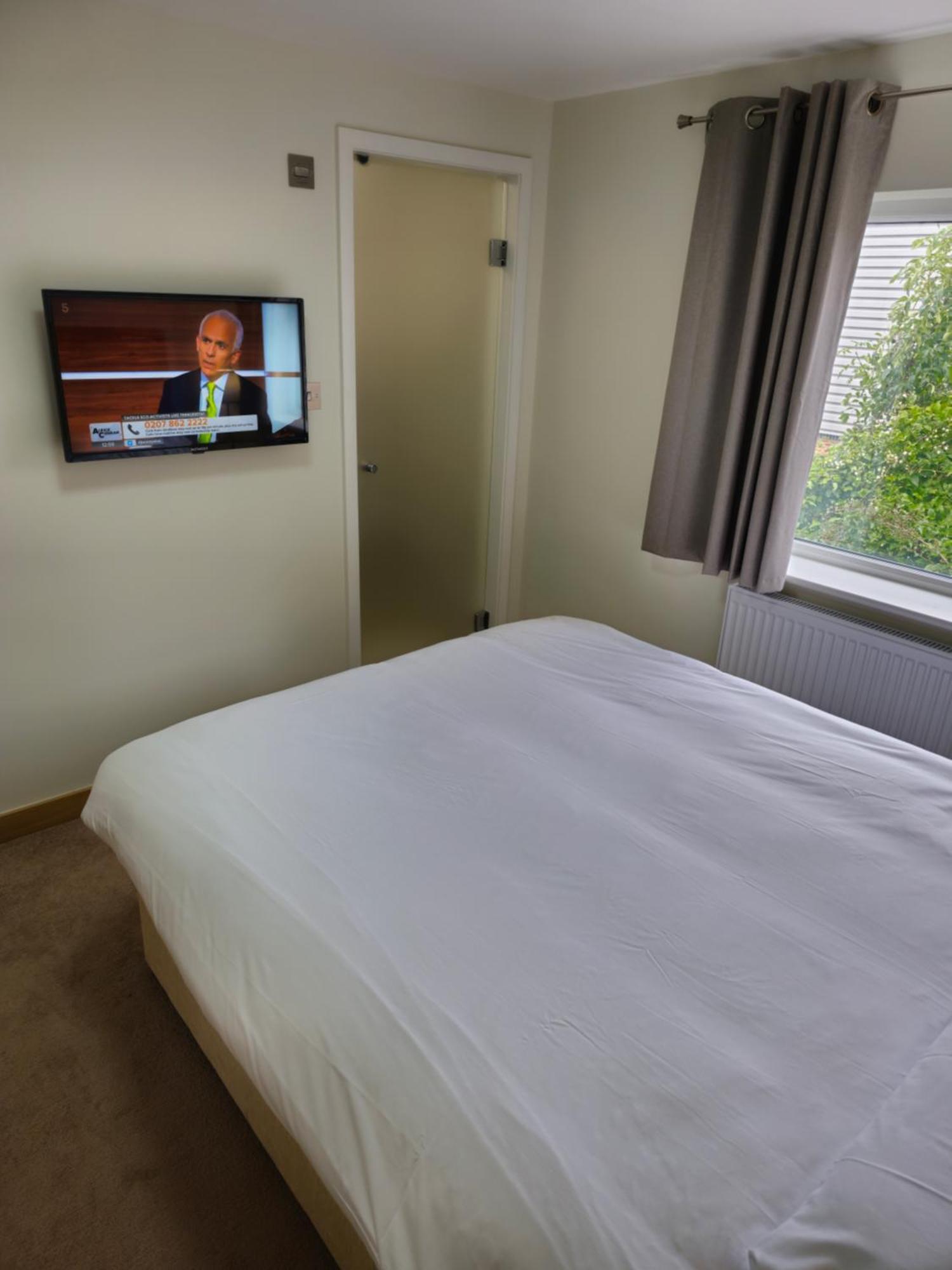 Homefield 2* London