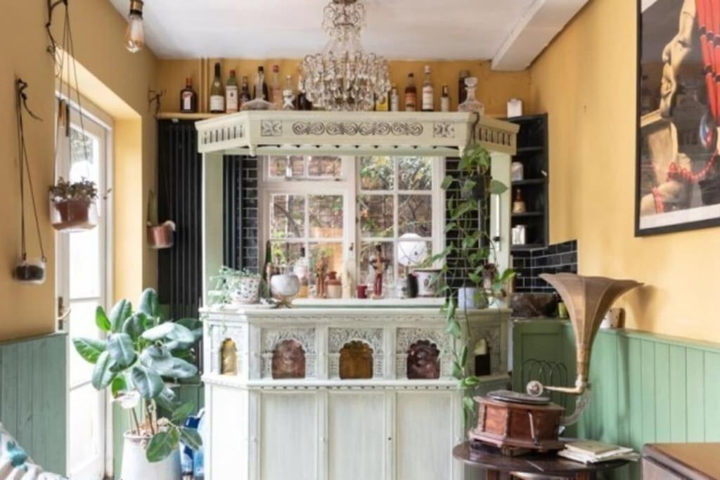 Holiday home Gorgeous Grade Ii Listed Georgian House - Leafy Square Views -