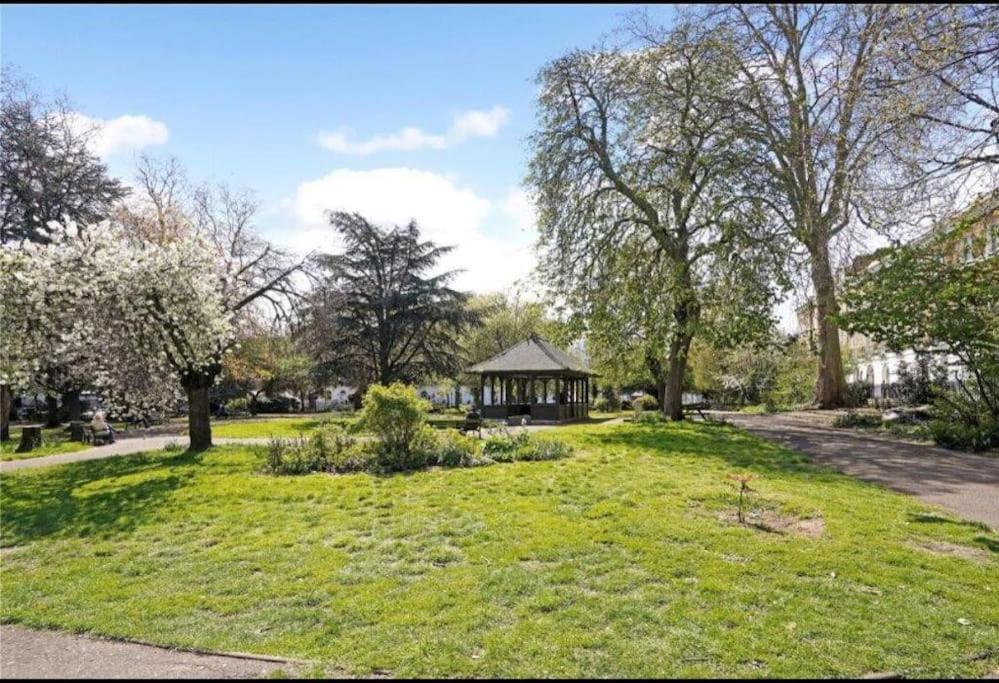 Gorgeous Grade Ii Listed Georgian House - Leafy Square Views - * London