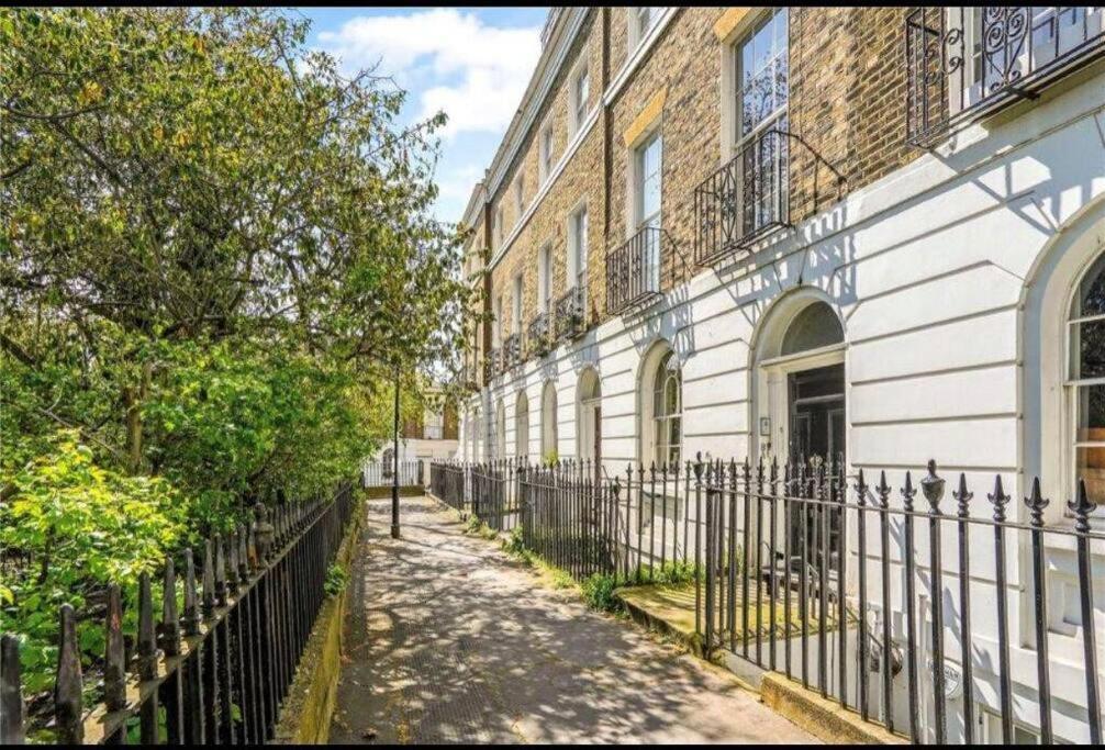 Holiday home Gorgeous Grade Ii Listed Georgian House - Leafy Square Views -