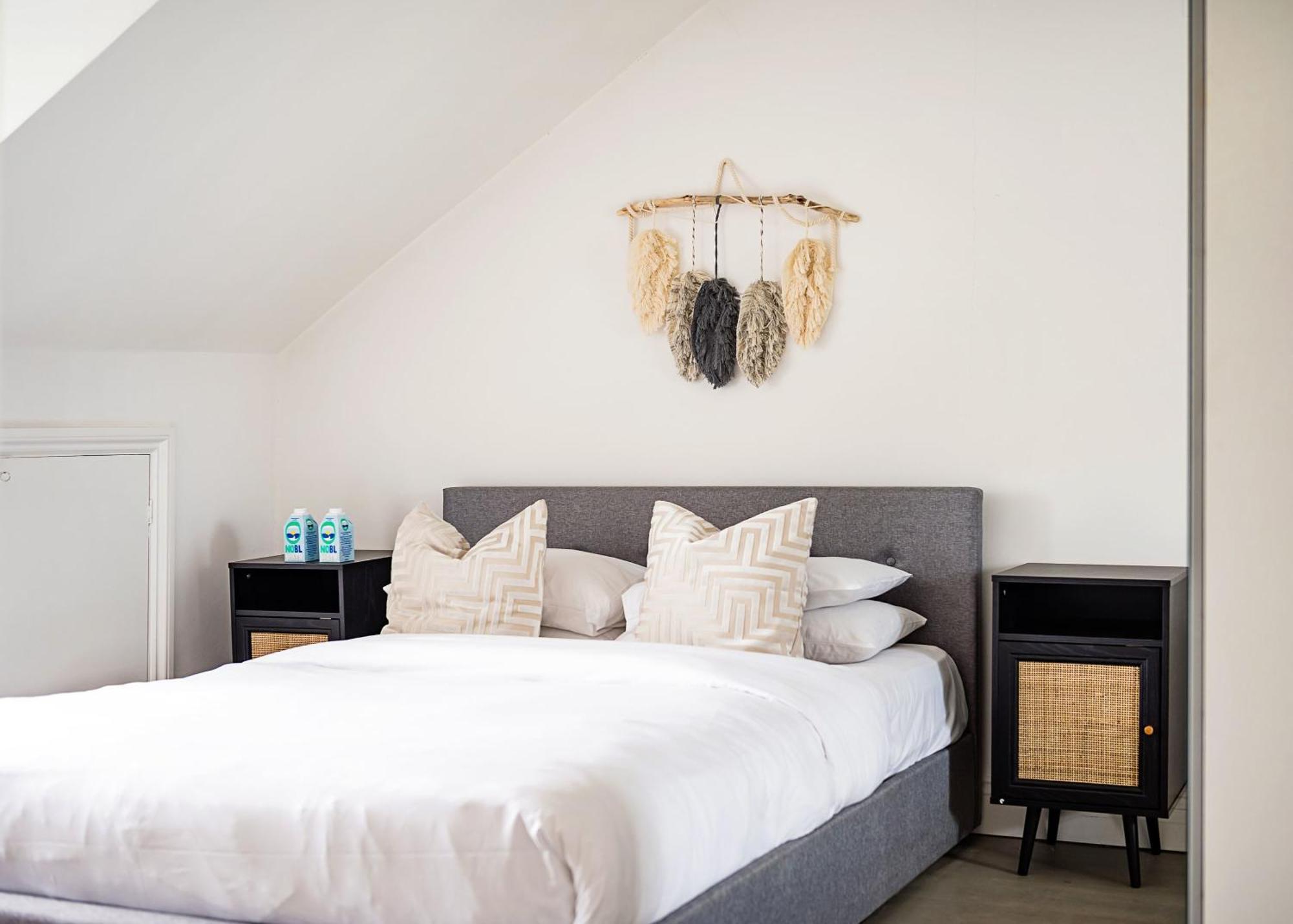 The Luxury 'treehouse' - One Bed Little Venice * Londra