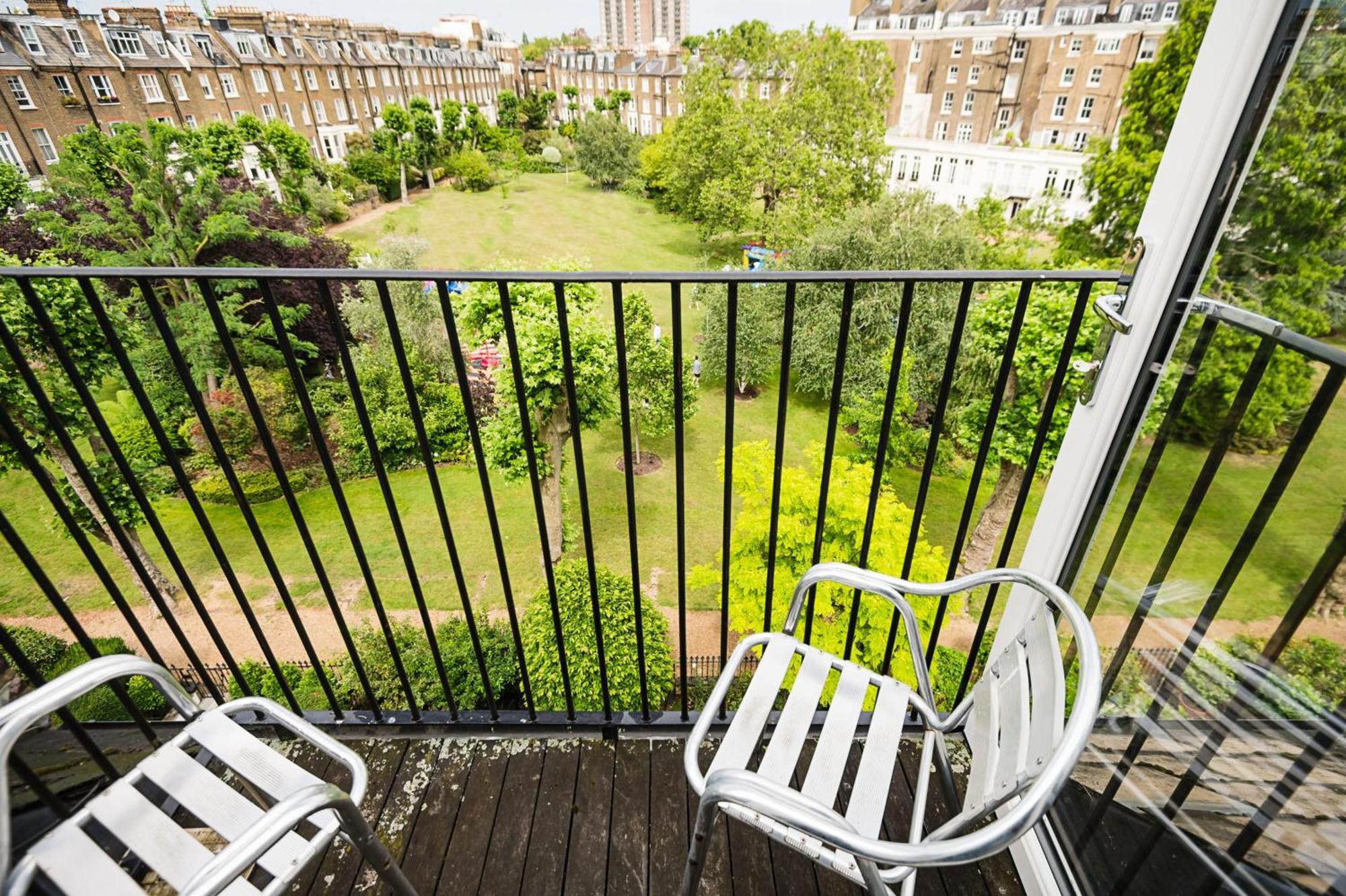 The Luxury 'treehouse' - One Bed Little Venice Londra