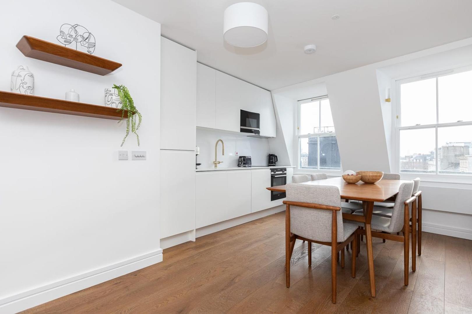 Stunning 2 Bedroom Duplex In Holborn * London