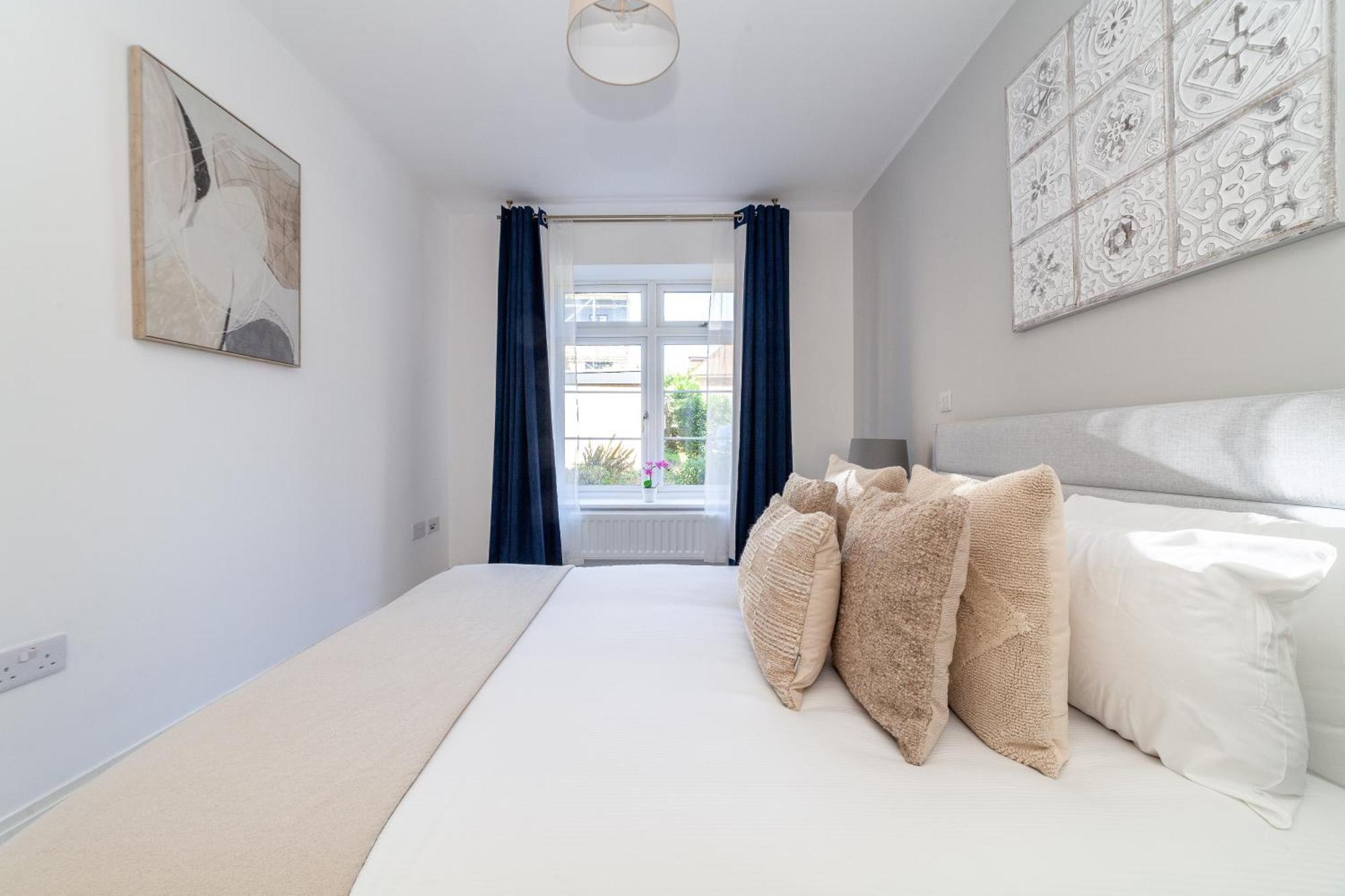 The Isleworth Collection * Londra