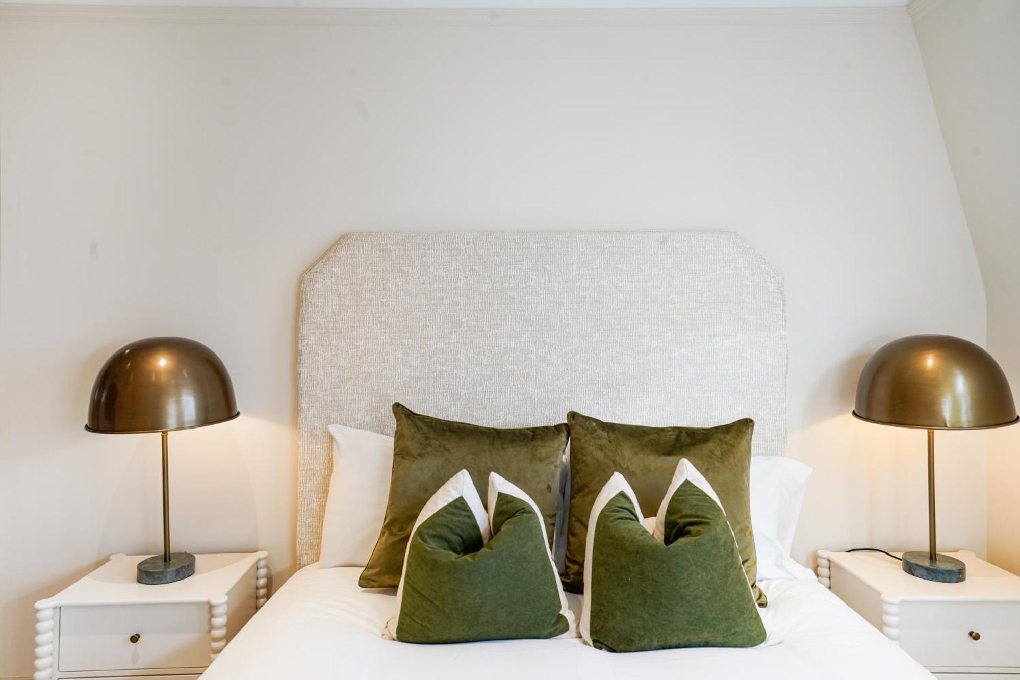 Spacious And Modern 4 Beds In Kensington Appartement *
