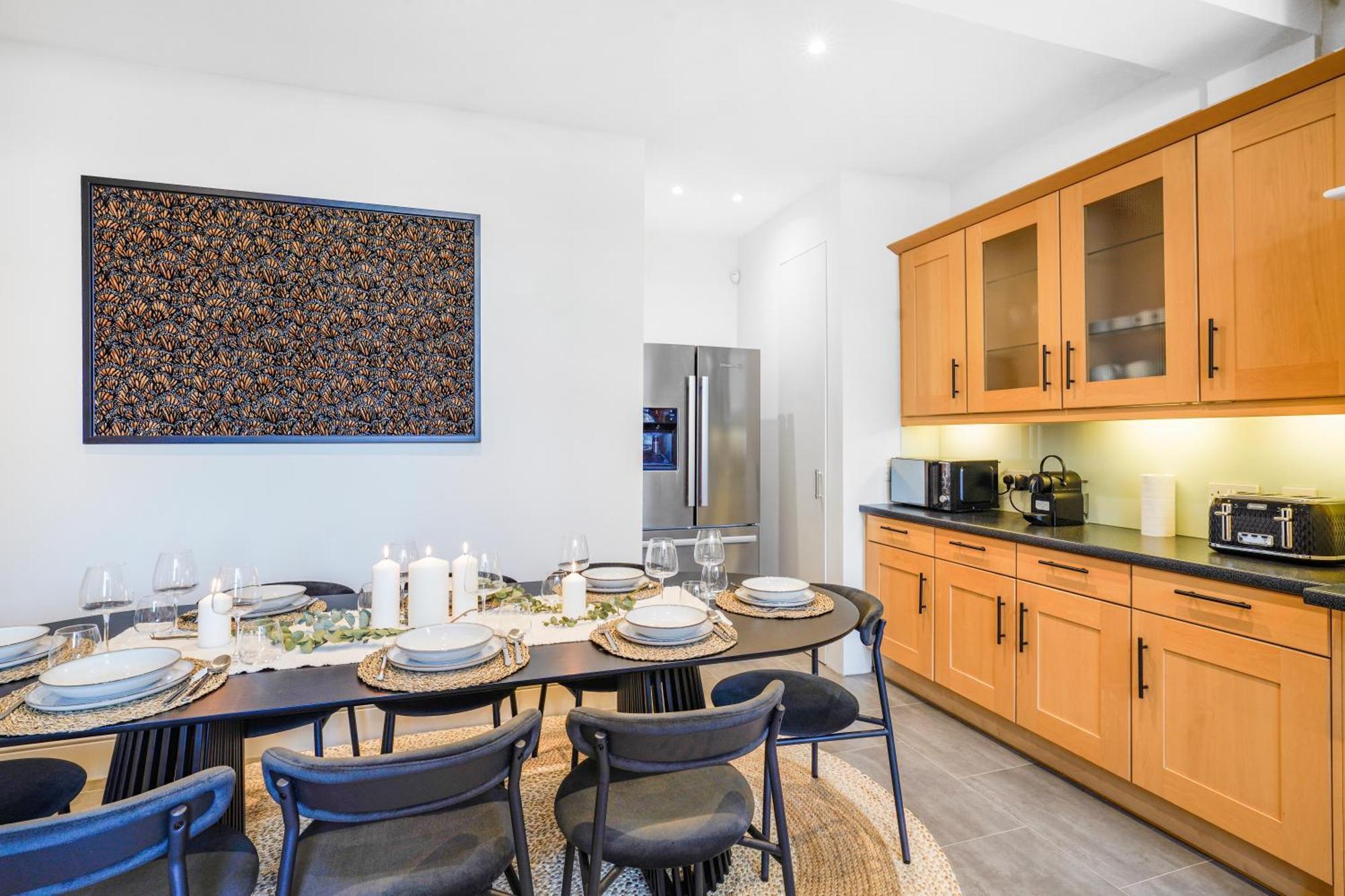 Spacious And Modern 4 Beds In Kensington Appartement