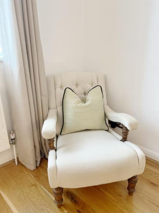 Beautiful Mews, Sleeps 4 Holiday home