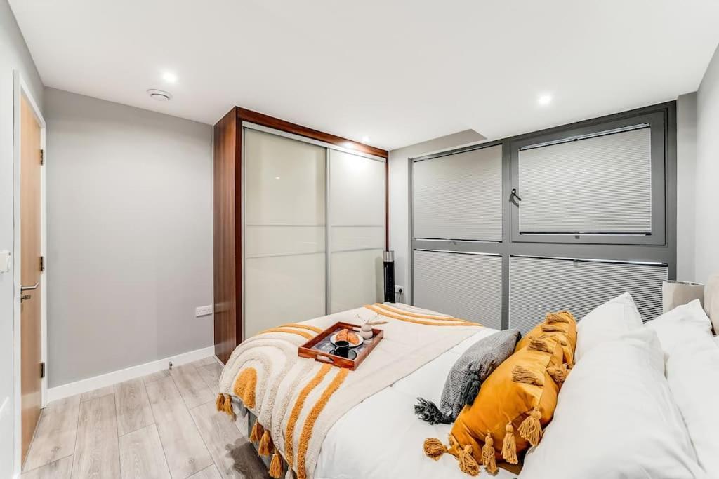 Modern 1 Bed Apt By Old Street / Shoreditch Lejlighed London