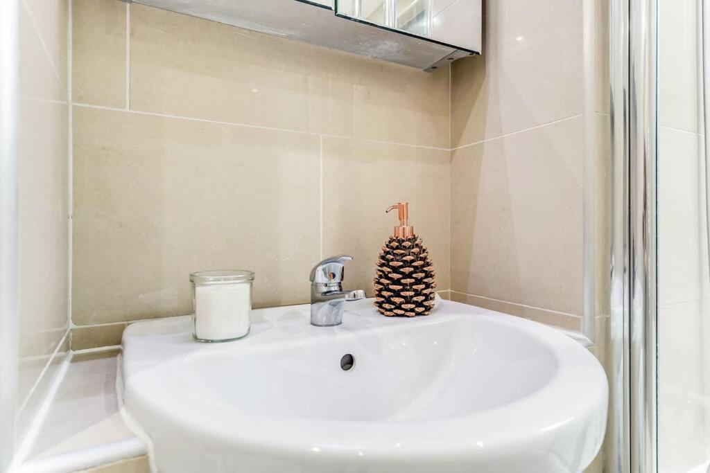 Modern 1 Bed Apt By Old Street / Shoreditch Londen