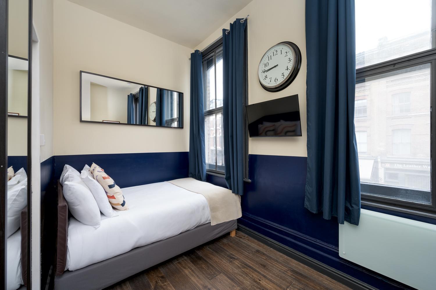 D8 House Apartment London