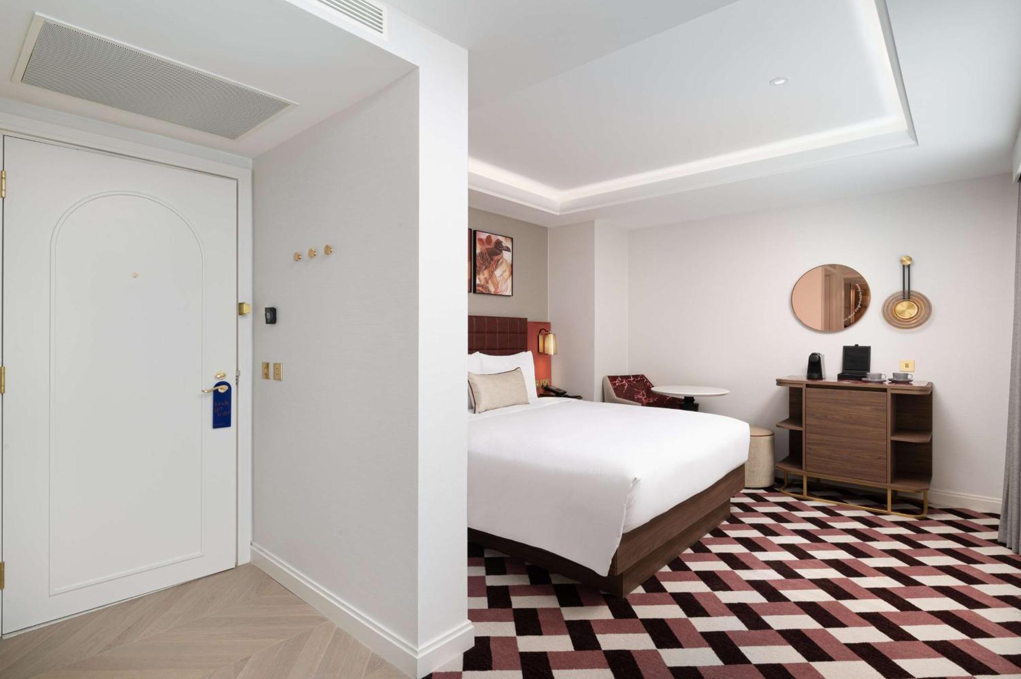 Lost St Pauls London, Curio Collection By Hilton Hotel London