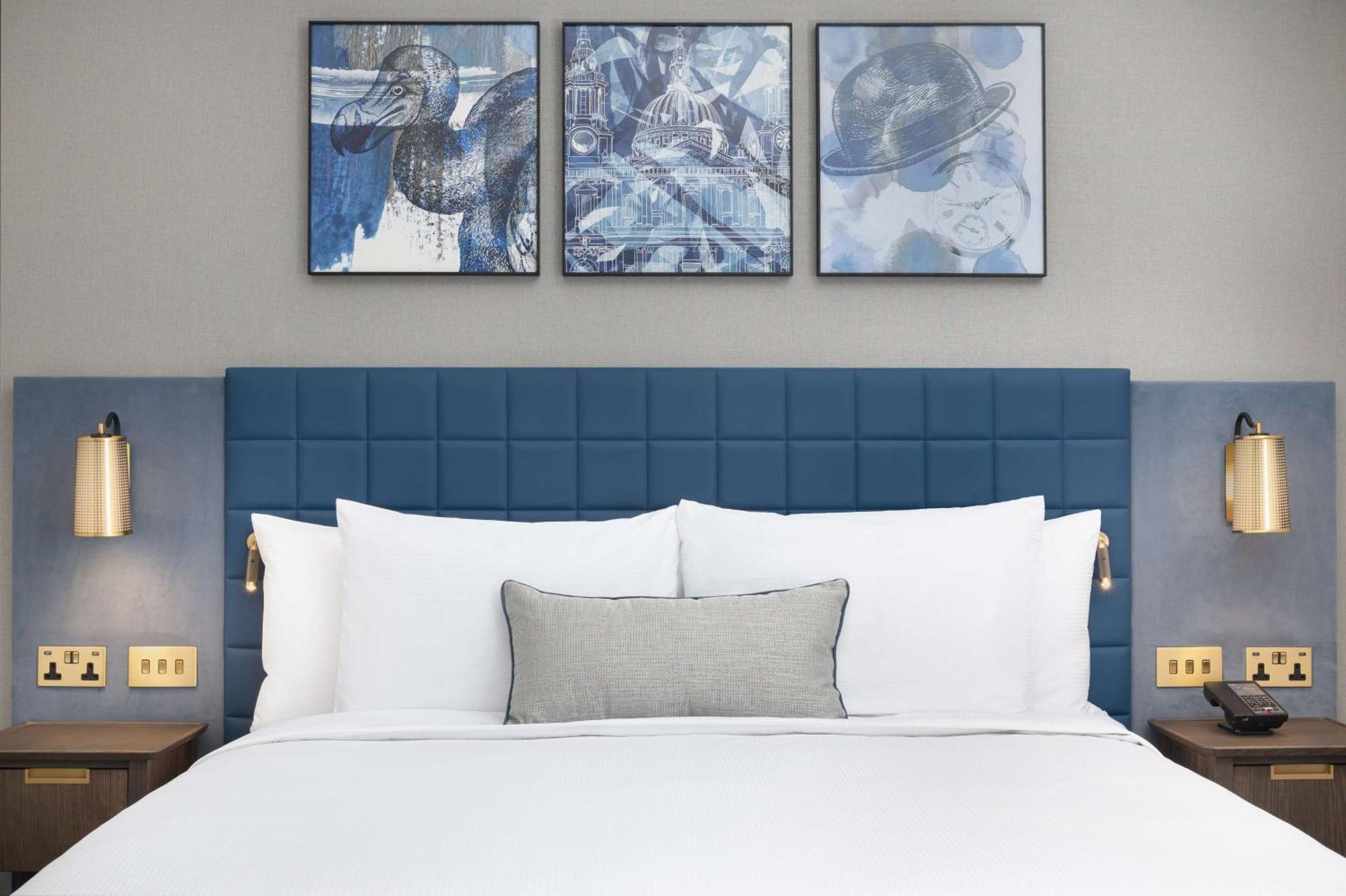 Lost St Pauls London, Curio Collection By Hilton London