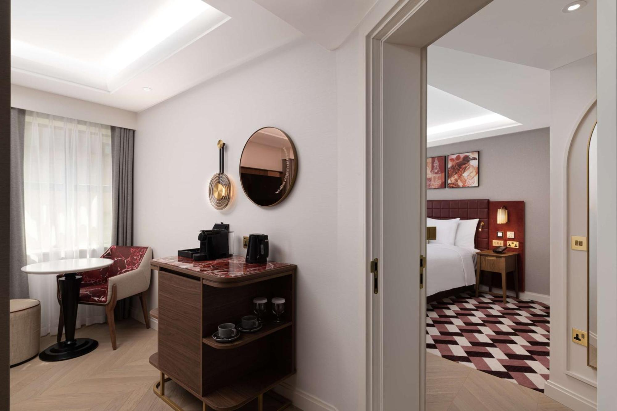 Lost St Pauls London, Curio Collection By Hilton London