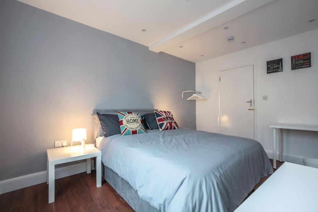 Feriehus Large Modern Spacious House 6 Bedrooms 5 Bathrooms *